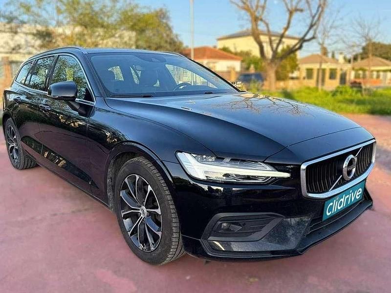 Käytetty Volvo V60 Momentum 150 HP (110 kW) 2020 Musta Farmari