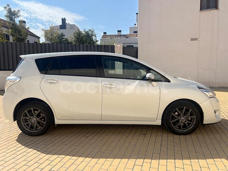 Usado Toyota Verso Advance 112 CV (82 kW) 2017 Blanco Monovolumen