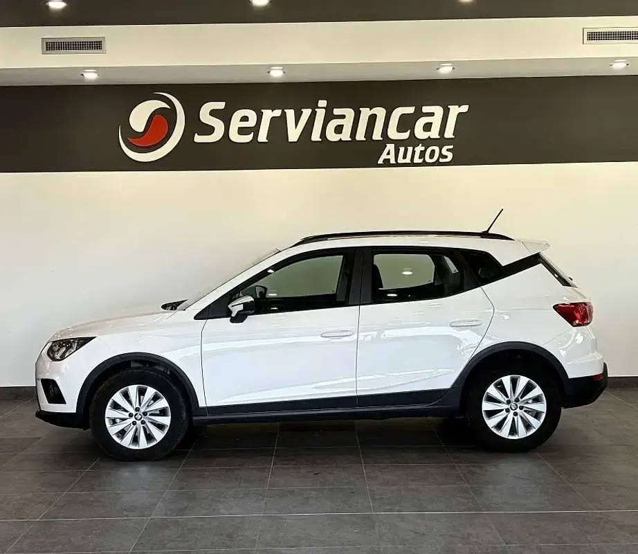 Usado Seat Arona Style 110 CV (80 kW) 2021 Blanco SUV