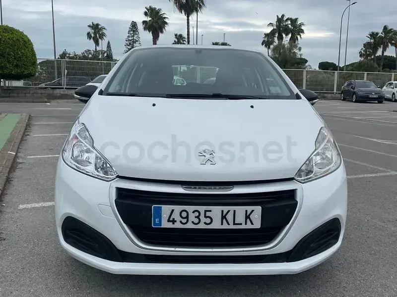 Usado Peugeot 208 Active 75 CV (55 kW) 2018 Blanco Utilitario