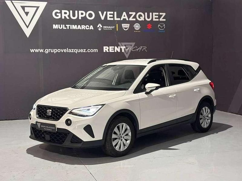 Usado Seat Arona Style 110 CV (80 kW) 2022 Blanco SUV