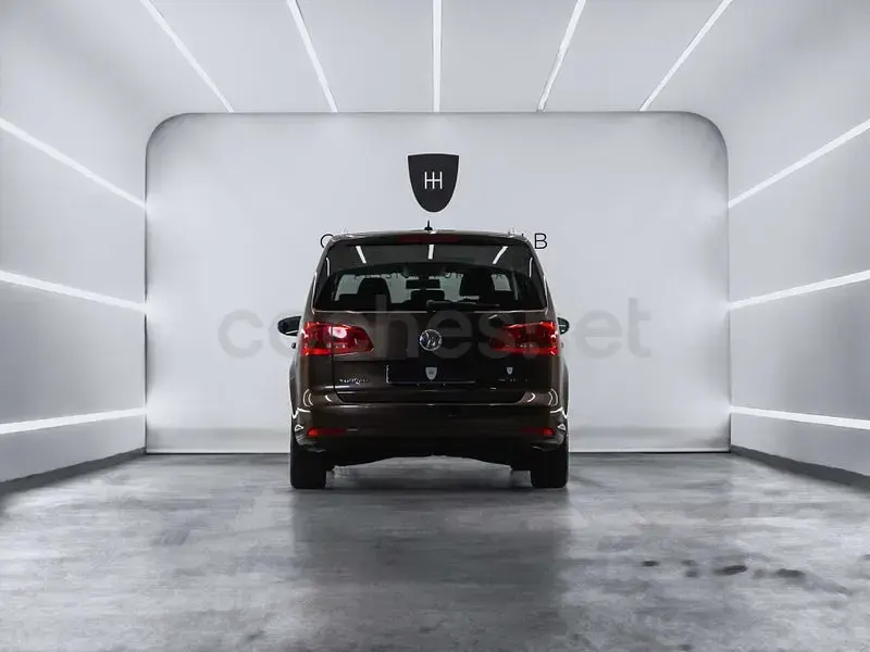 Usado VW Touran Advance 140 CV (102 kW) 2012 Beige Monovolumen