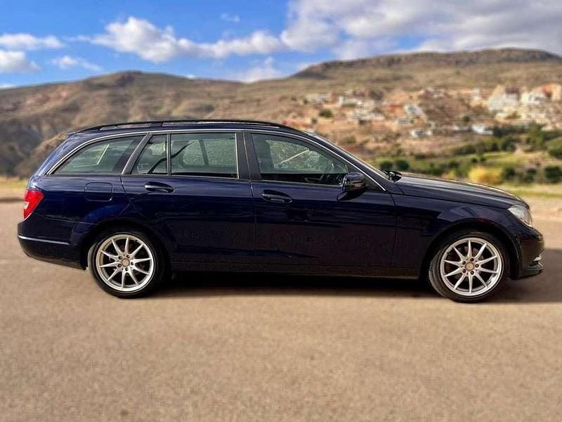 Usado Mercedes C180 Avantgarde 120 CV (88 kW) 2012 Azul Familiar
