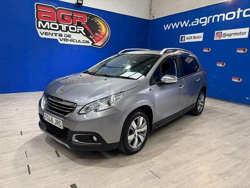 Usado Peugeot 2008 Active 100 CV (73 kW) 2016 Gris / plata SUV
