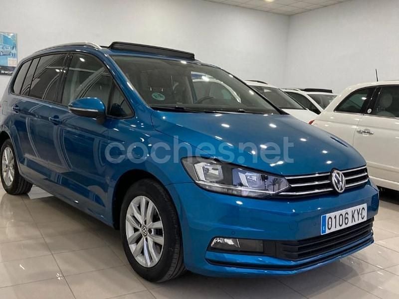 Azul Usado 2019 VW Touran Advance Monovolumen | 23.300 € (Precio justo) - Imagen 1/4