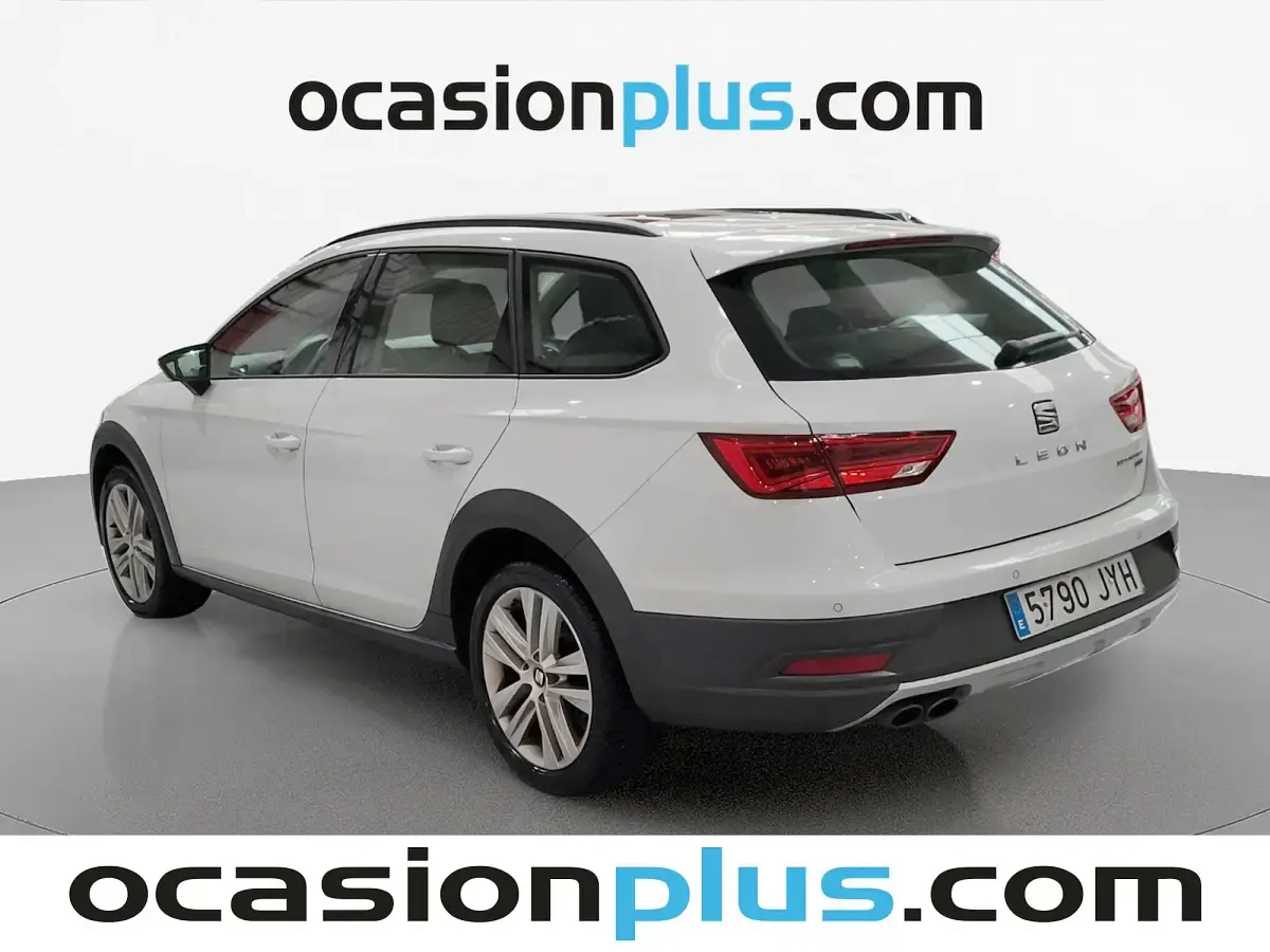 Usado Seat Leon X-Perience 4Drive 184 CV (135 kW) 2017 Blanco Familiar