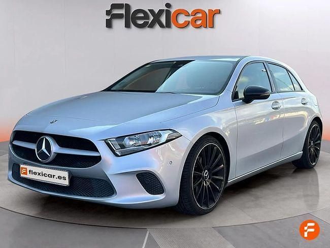 Usado Mercedes A180 116 CV (85 kW) 2019 Gris Berlina