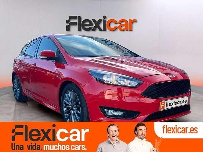 Usado Ford Focus ST-Line 125 CV (91 kW) 2018 Rojo Utilitario