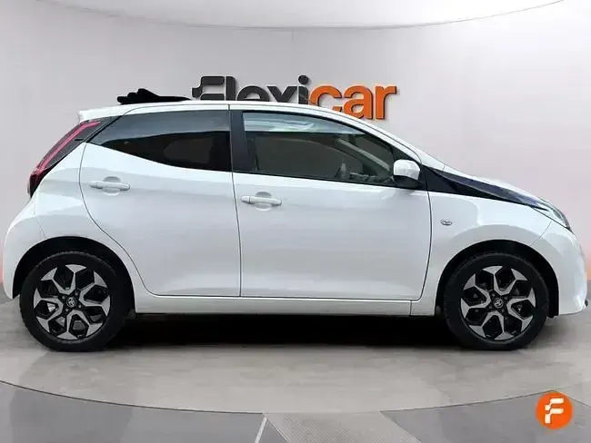 Usado Toyota Aygo X-clusiv 72 CV (52 kW) 2019 Blanco Utilitario