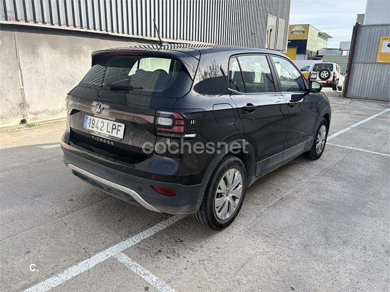 Usado VW T-Cross Edition 95 CV (69 kW) 2021 Negro SUV