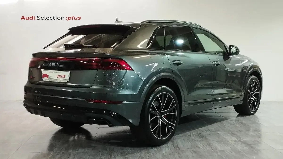Usado Audi Q8 286 CV (210 kW) 2025 Gris / plata SUV