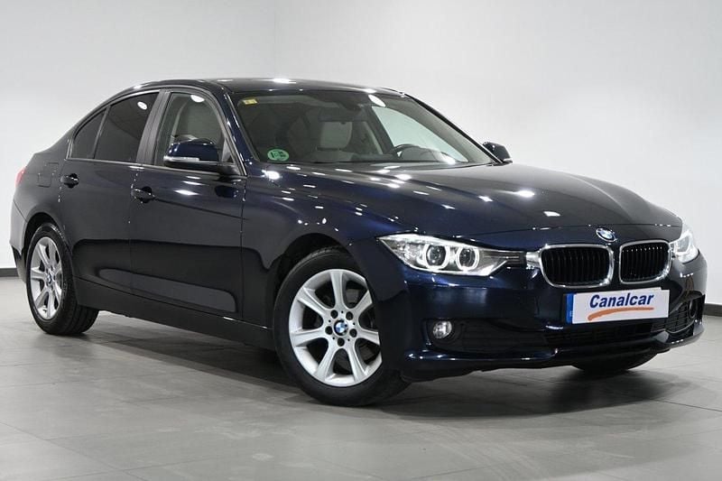 Usado BMW 318 Advantage 150 CV (110 kW) 2015 Negro Berlina