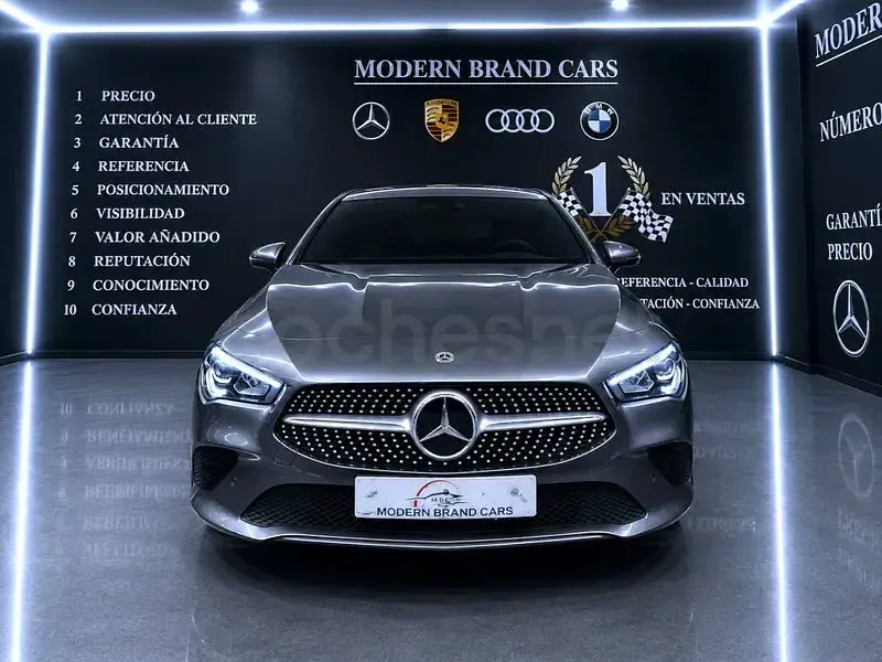 Usado Mercedes CLA200 Shooting Brake 150 CV (110 kW) 2021 Gris / plata Familiar