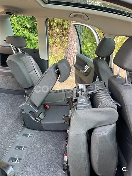 Usado Skoda Roomster Sport 105 CV (77 kW) 2008 Gris / plata Monovolumen