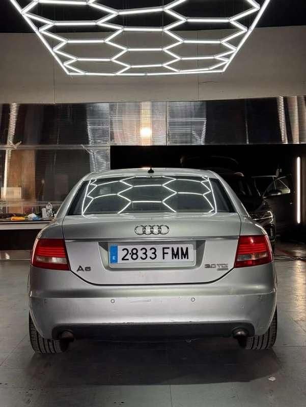 Usado Audi A6 224 CV (164 kW) 2004 Gris Berlina