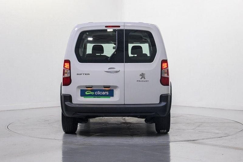 Usado Peugeot Rifter Active 100 CV (73 kW) 2022 Blanco Monovolumen