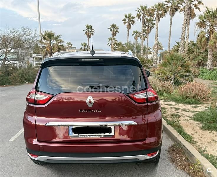 Usado Renault Grand Scénic IV Zen 110 CV (80 kW) 2018 Granate Monovolumen