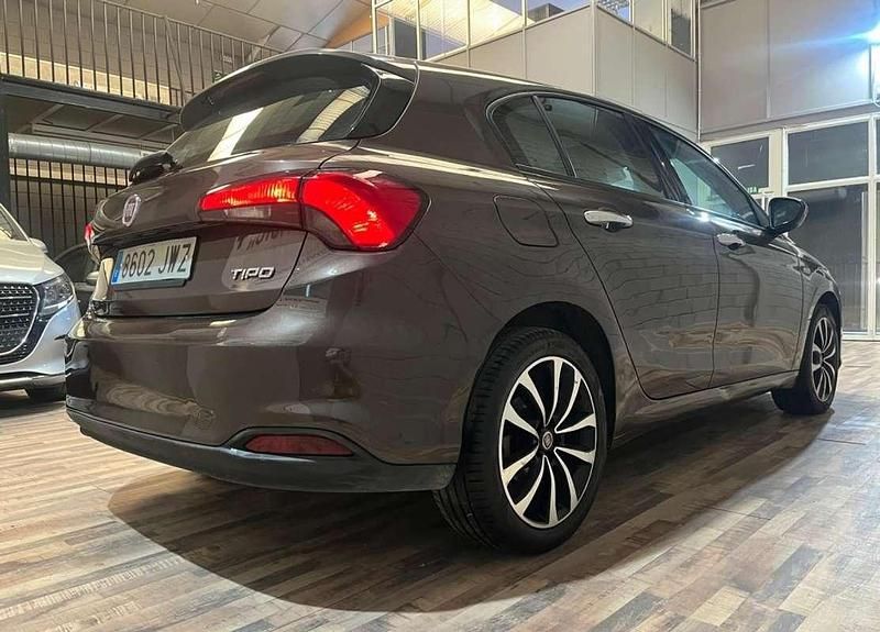 Usado Fiat Tipo Lounge 95 CV (69 kW) 2017 Marrón Utilitario