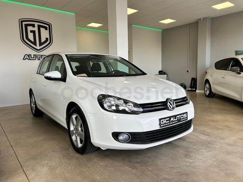 Usado VW Golf VII Edition 105 CV (77 kW) 2013 Blanco Berlina