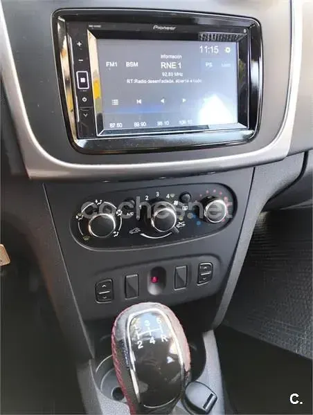 Usado Dacia Logan Lauréate 90 CV (66 kW) 2016 Azul Familiar