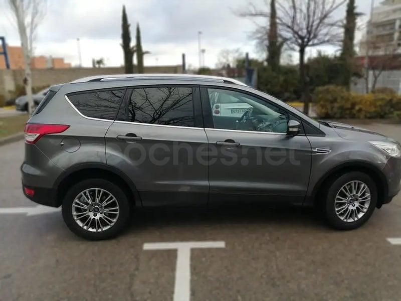 Usado Ford Kuga Titanium 140 CV (102 kW) 2013 Gris / plata SUV