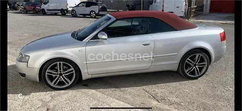 Usado Audi A4 Cabriolet 163 CV (119 kW) 2003 Gris / plata Descapotable