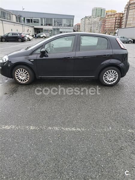 Usado Fiat Punto Pop 69 CV (50 kW) 2013 Negro Utilitario