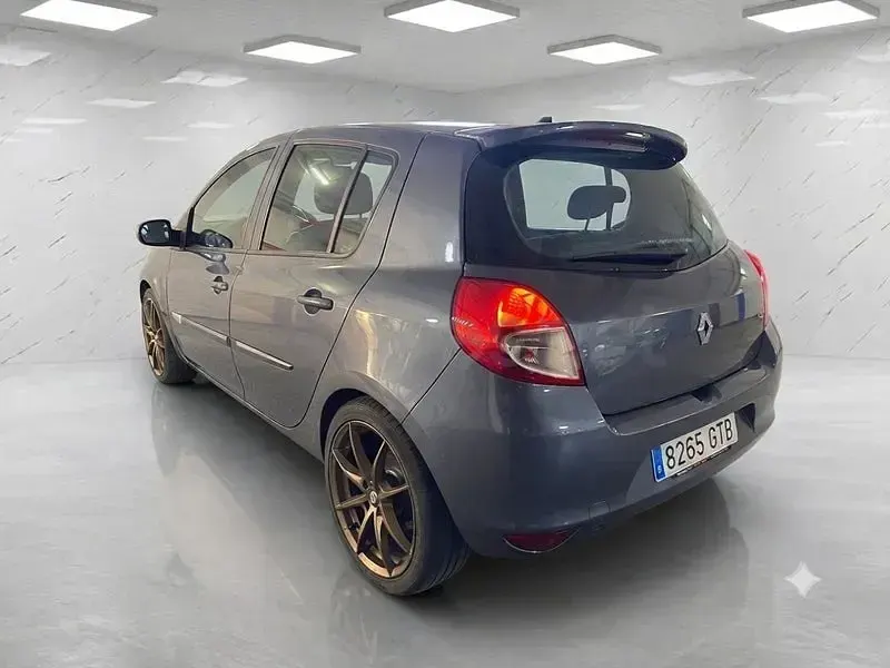 Usado Renault Clio II 75 CV (55 kW) 2010 Azul Berlina