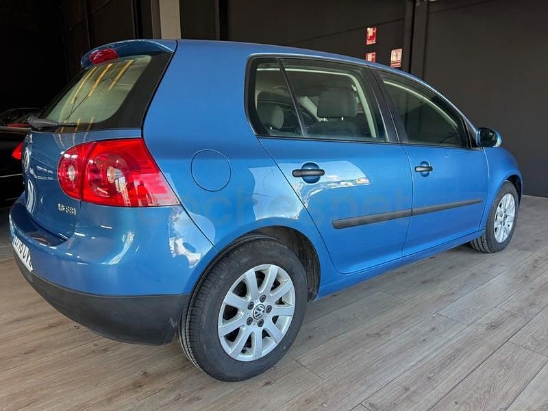 Usado VW Golf IV Highline 115 CV (84 kW) 2004 Azul Berlina