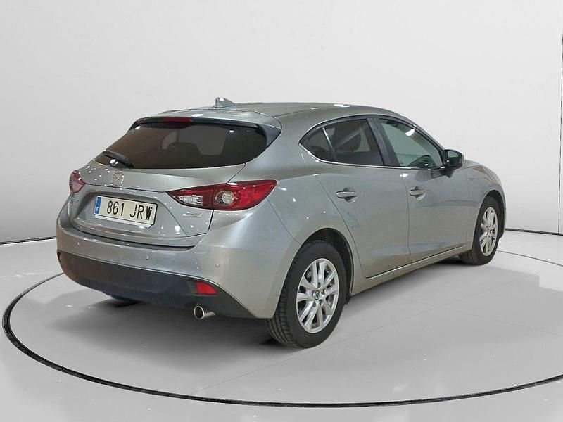 Usado Mazda 3 Luxury 105 CV (77 kW) 2016 Gris / plata Berlina