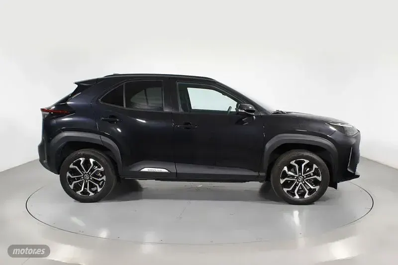 Usado Toyota Yaris Cross Active 130 CV (95 kW) 2025 Negro SUV
