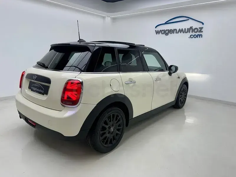 Usado Mini ONE 102 CV (75 kW) 2019 Beige Utilitario