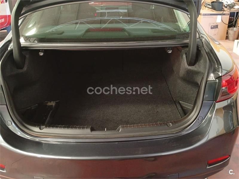 Usado Mazda 6 Style 150 CV (110 kW) 2015 Gris / plata Berlina