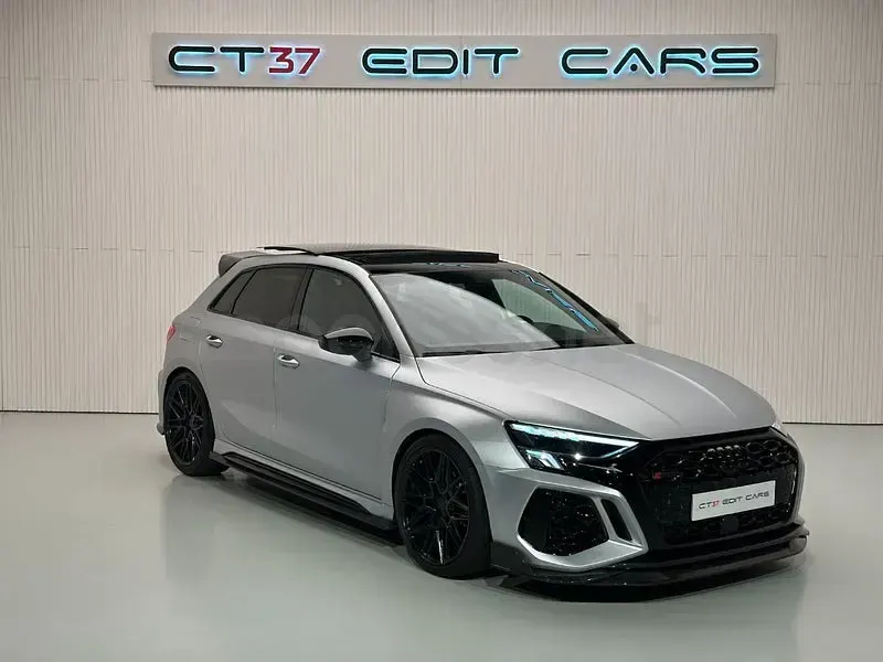 Usado Audi RS3 Sport 400 CV (294 kW) 2022 Gris / plata Berlina