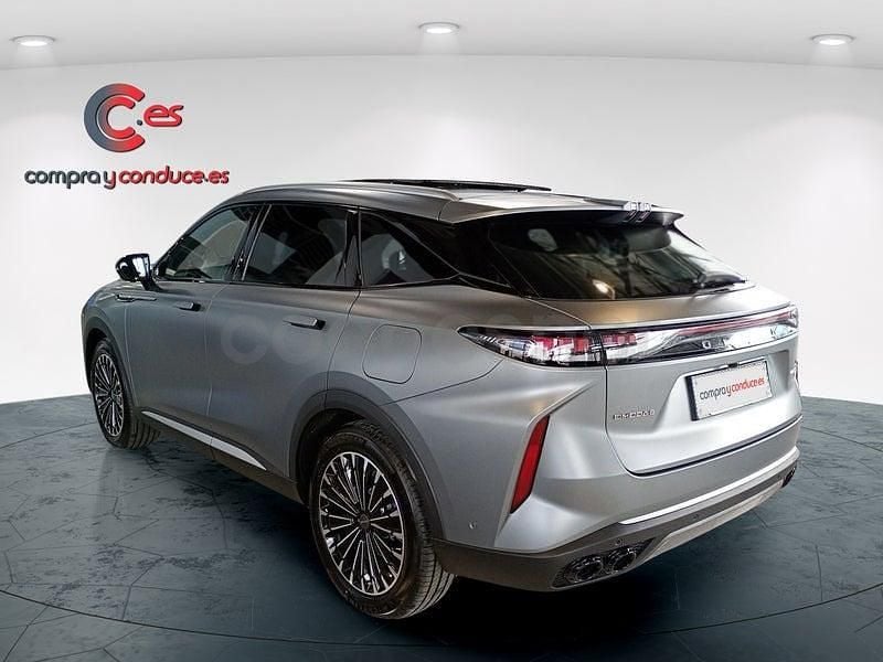 Usado Omoda 9 537 CV (394 kW) 2025 Gris / plata SUV