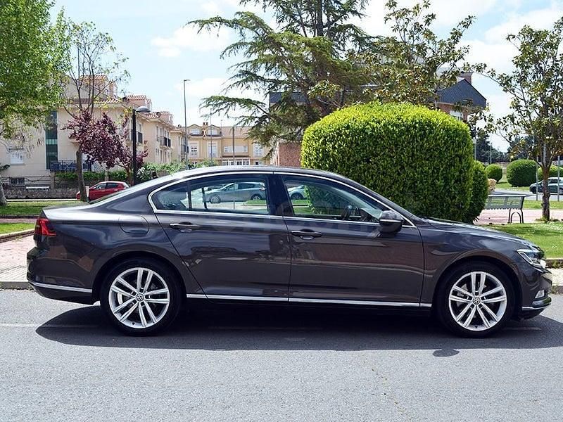 Usado VW Passat Sportline 150 CV (110 kW) 2015 Marrón Berlina