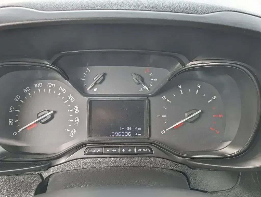 Usado Citroën Berlingo 102 CV (75 kW) 2022 Blanco Monovolumen