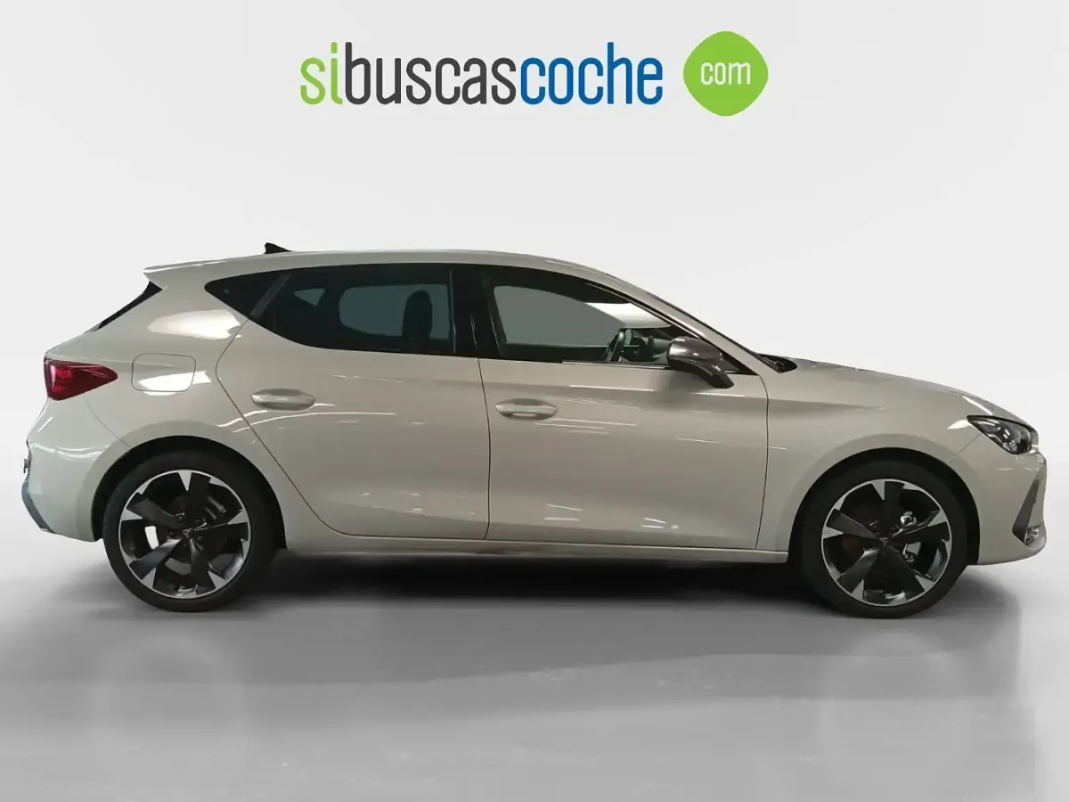 Używany Cupra Leon 150 KM (110 kW) 2024 Beżowy