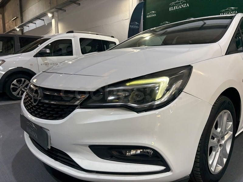 Usado Opel Astra Selective 110 CV (80 kW) 2016 Blanco Berlina