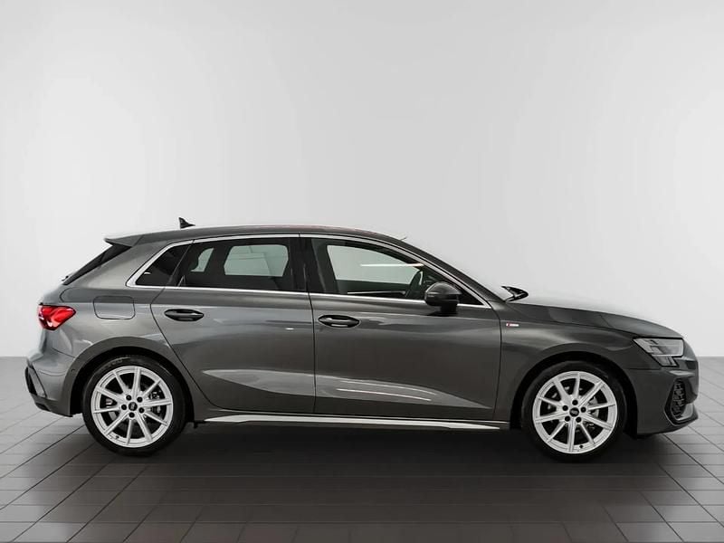 Usado Audi A3 S-Line 150 HP (110 kW) 2025 Cinzento