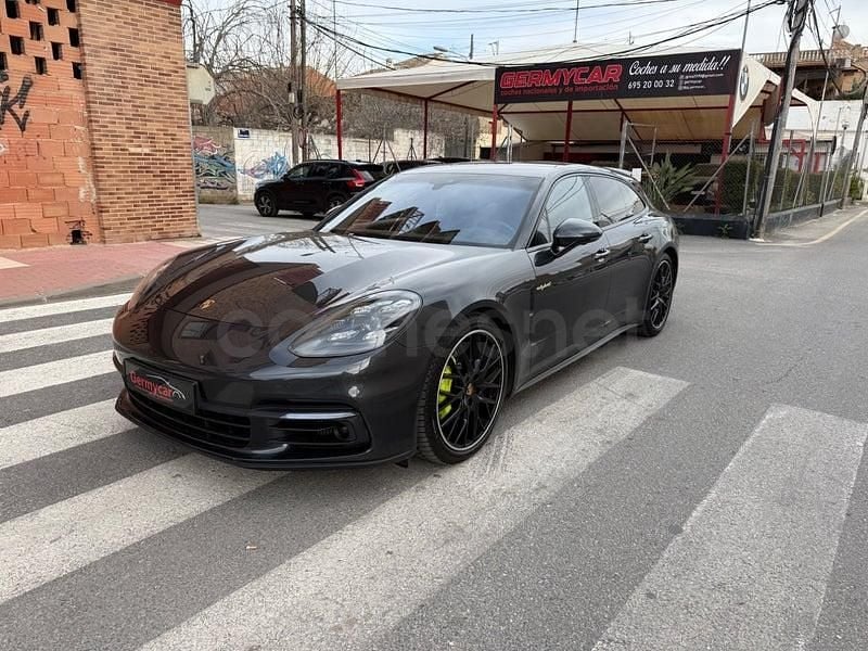 Usado Porsche Panamera Sport Turismo 462 CV (339 kW) 2019 Gris / plata Familiar