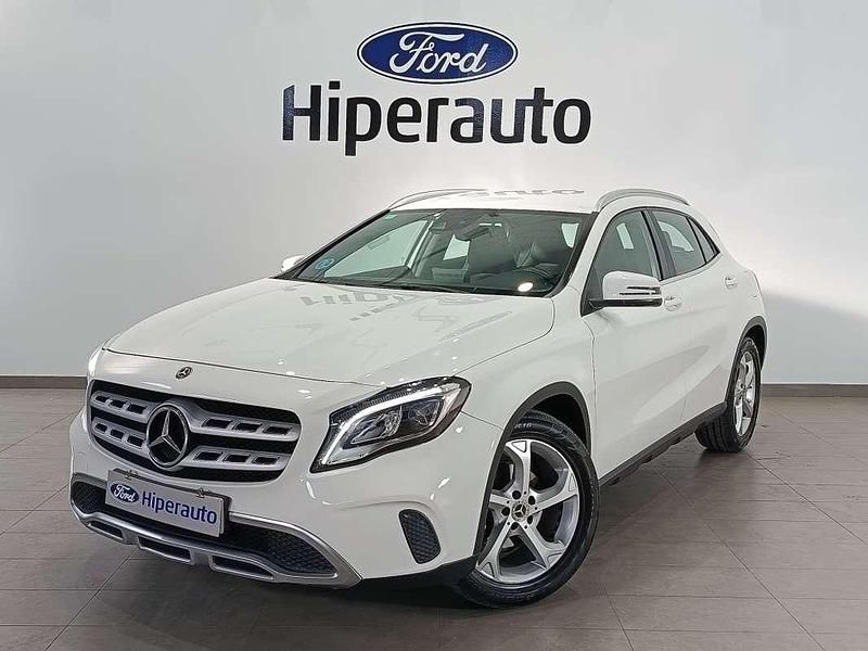 Usado Mercedes GLA180 122 CV (89 kW) 2019 Blanco SUV