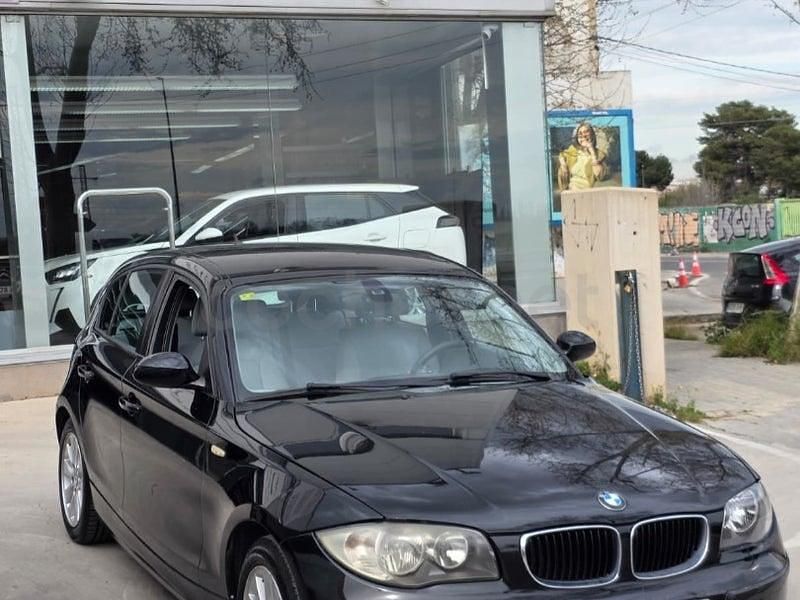 Usado BMW 118 143 CV (105 kW) 2008 Negro Utilitario