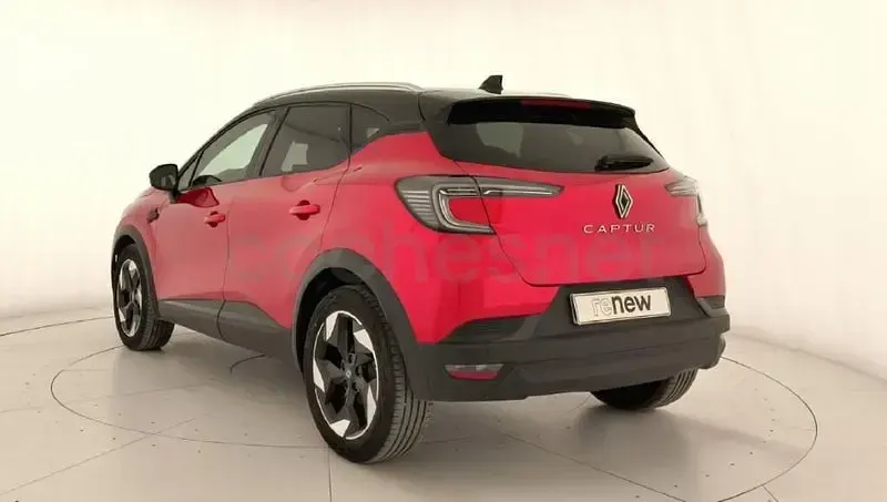 Usado Renault Captur Techno 100 CV (73 kW) 2025 Rojo SUV