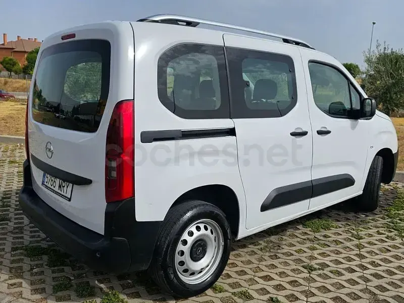 Usado Opel Combo 100 CV (73 kW) 2024 Blanco Monovolumen