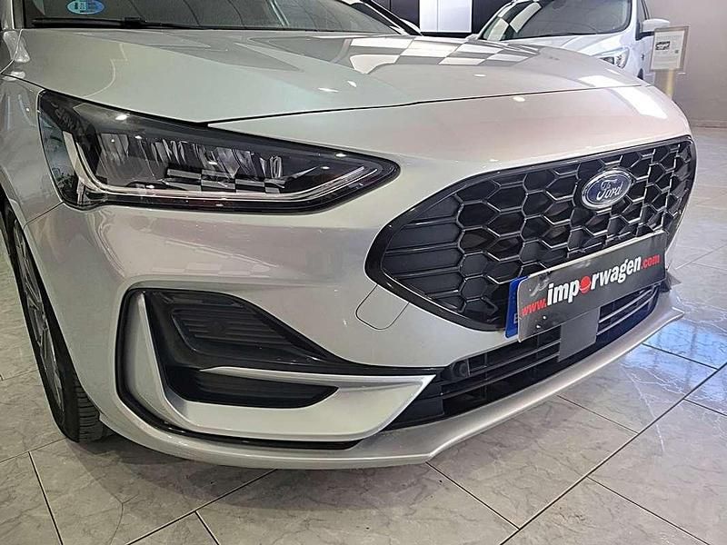 Usado Ford Focus ST-Line X 125 CV (91 kW) 2024 Plateado Utilitario