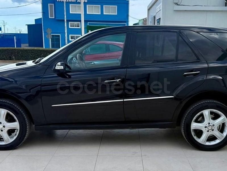Usado Mercedes ML320 224 CV (164 kW) 2008 Negro SUV