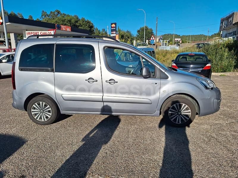 Usado Peugeot Partner Tepee Active 100 CV (73 kW) 2016 Gris / plata Monovolumen