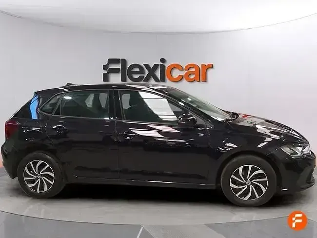 Usado VW Polo Life 110 CV (80 kW) 2022 Negro Utilitario