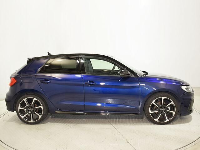 Usado Audi A1 Black Edition 116 CV (85 kW) 2025 Azul SUV